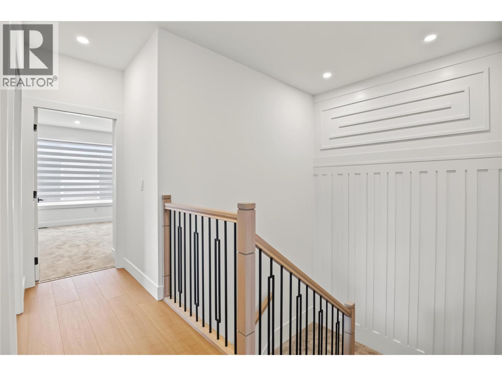 302 Sumac Road W