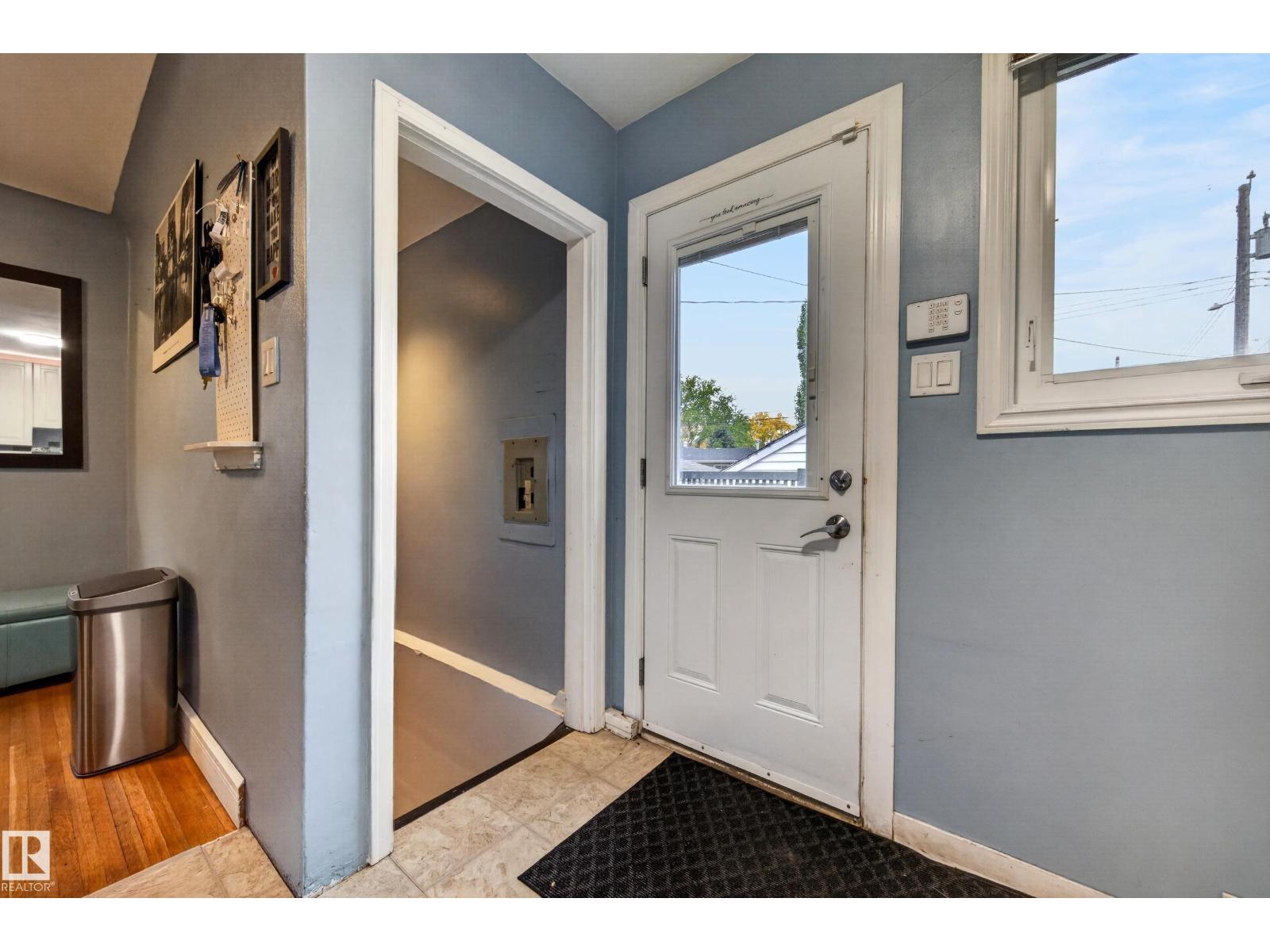 8812 79 ST NW