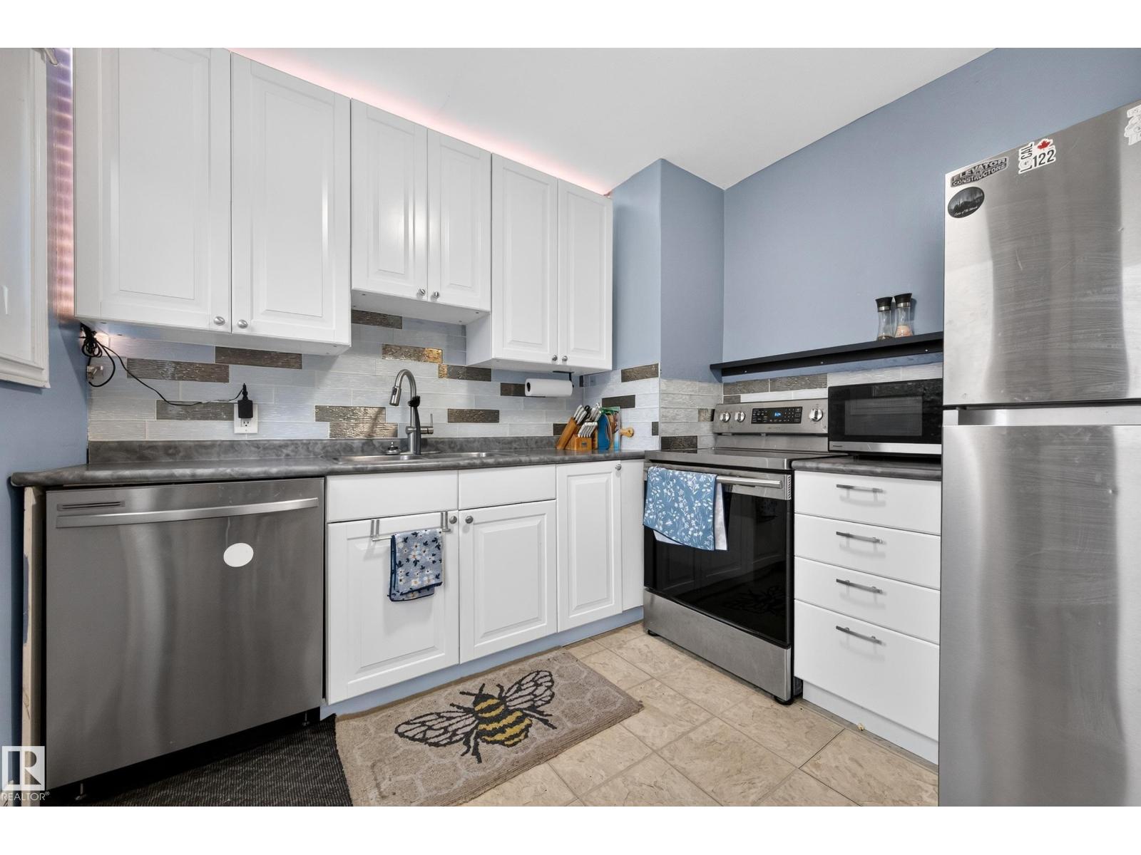 8812 79 ST NW