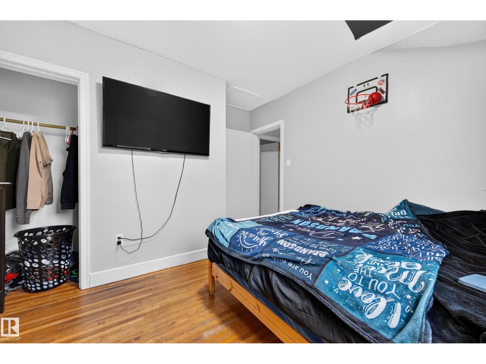 8812 79 ST NW
