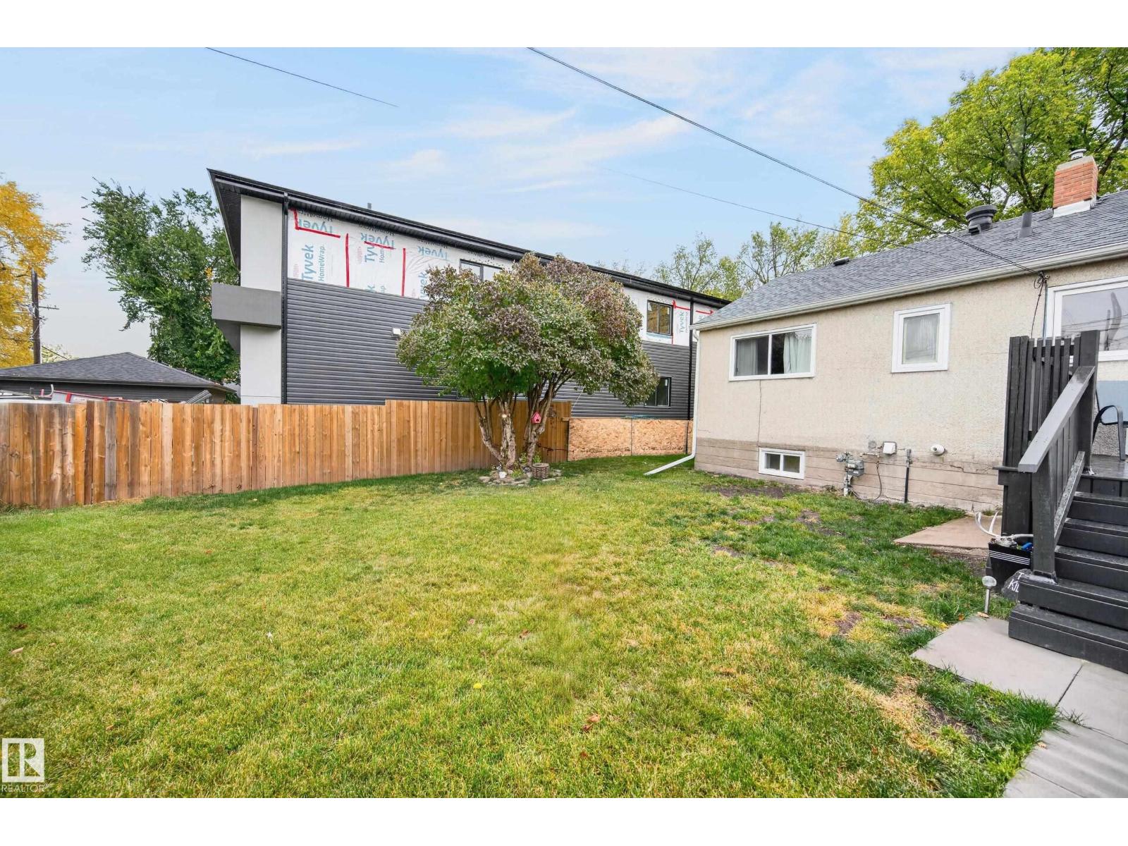 8812 79 ST NW
