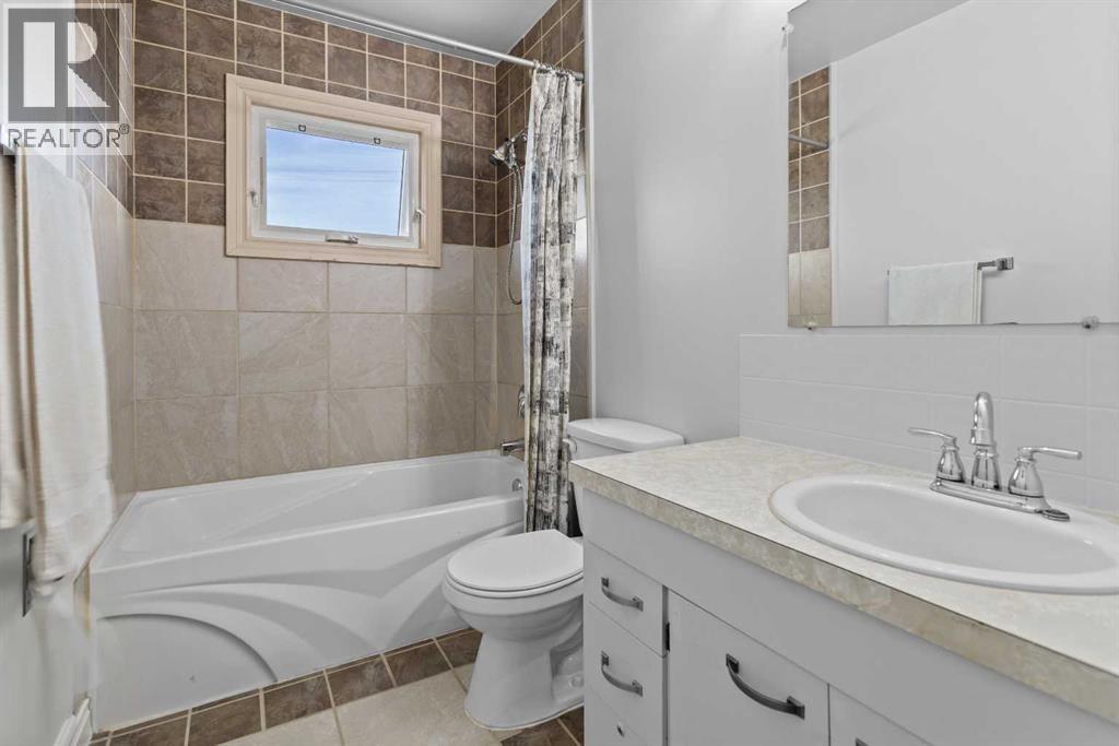 4504 67 Street, Camrose, Alberta  T4V 2P9 - Photo 9 - A2350912