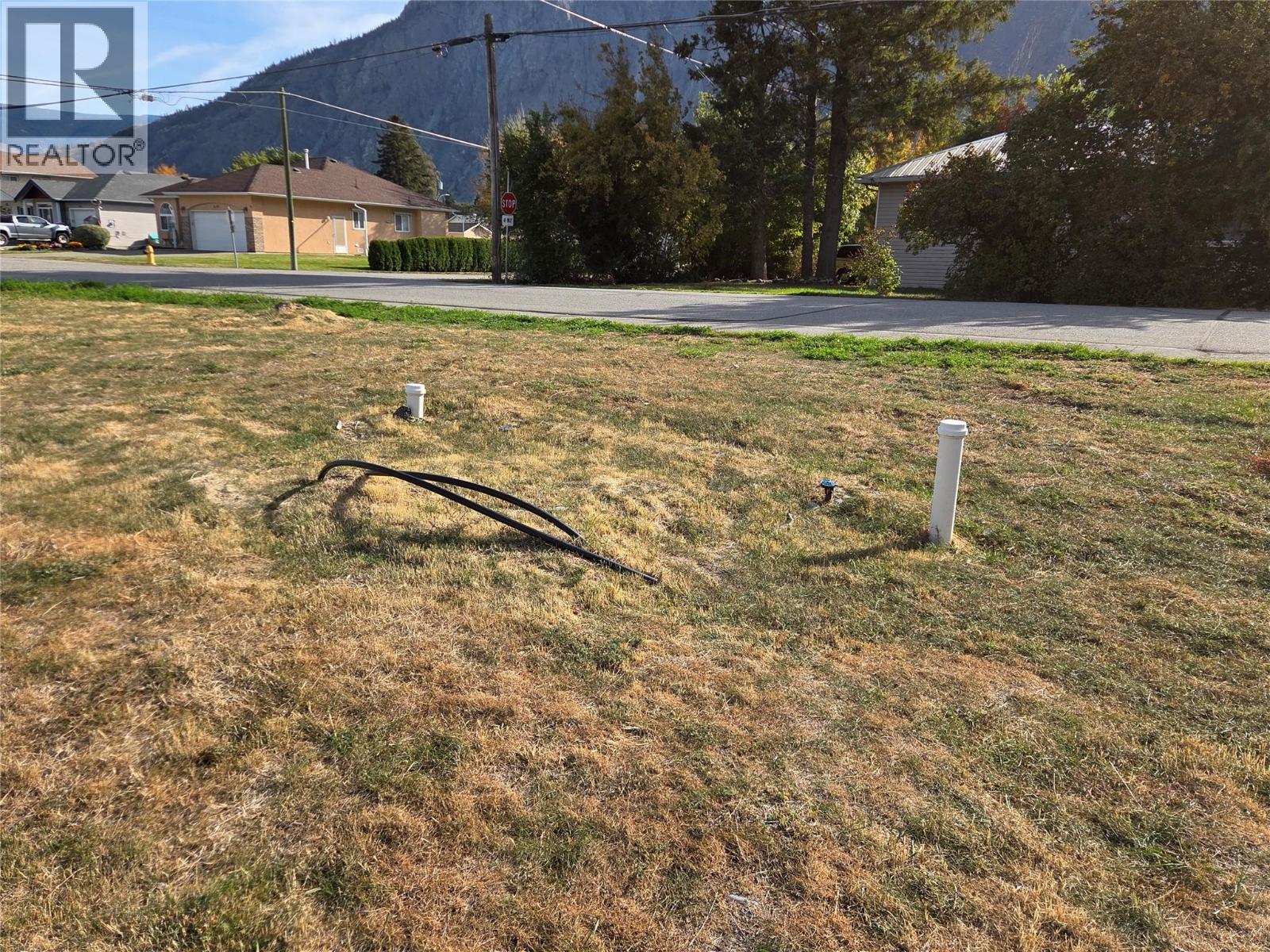426 10th Avenue, Keremeos, British Columbia  V0X 1N3 - Photo 9 - 10403505