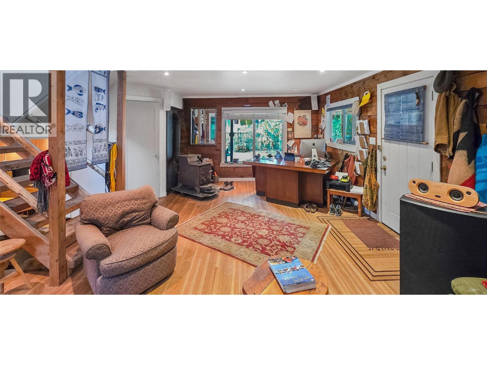 468 Sixth Avenue