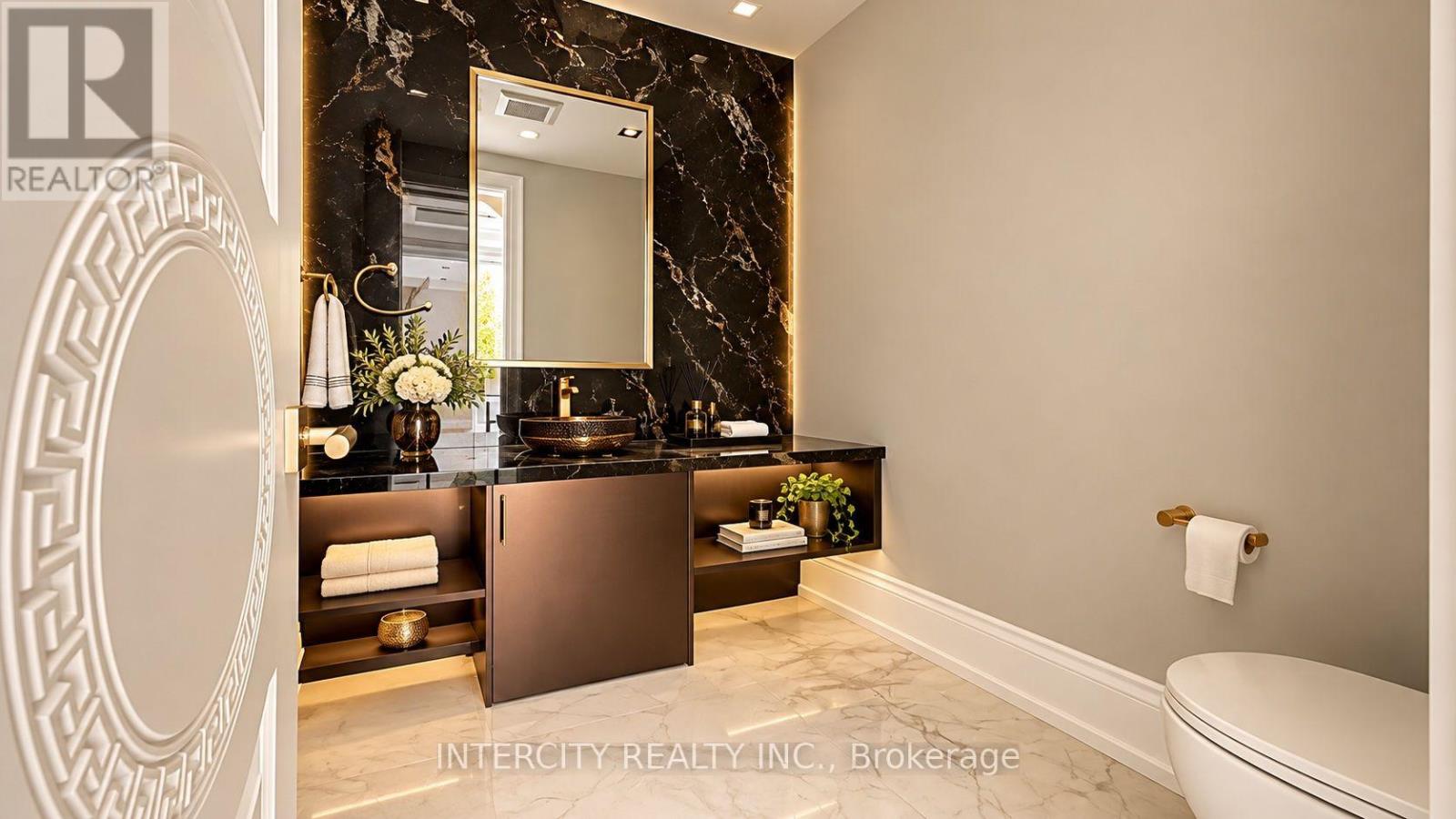 1 Silvergrove Road, Toronto (St. Andrew-Windfields), Ontario  M2L 2N5 - Photo 12 - C14084488