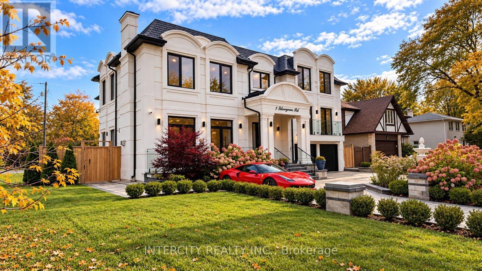 1 Silvergrove Road, Toronto (St. Andrew-Windfields), Ontario  M2L 2N5 - Photo 2 - C14084488