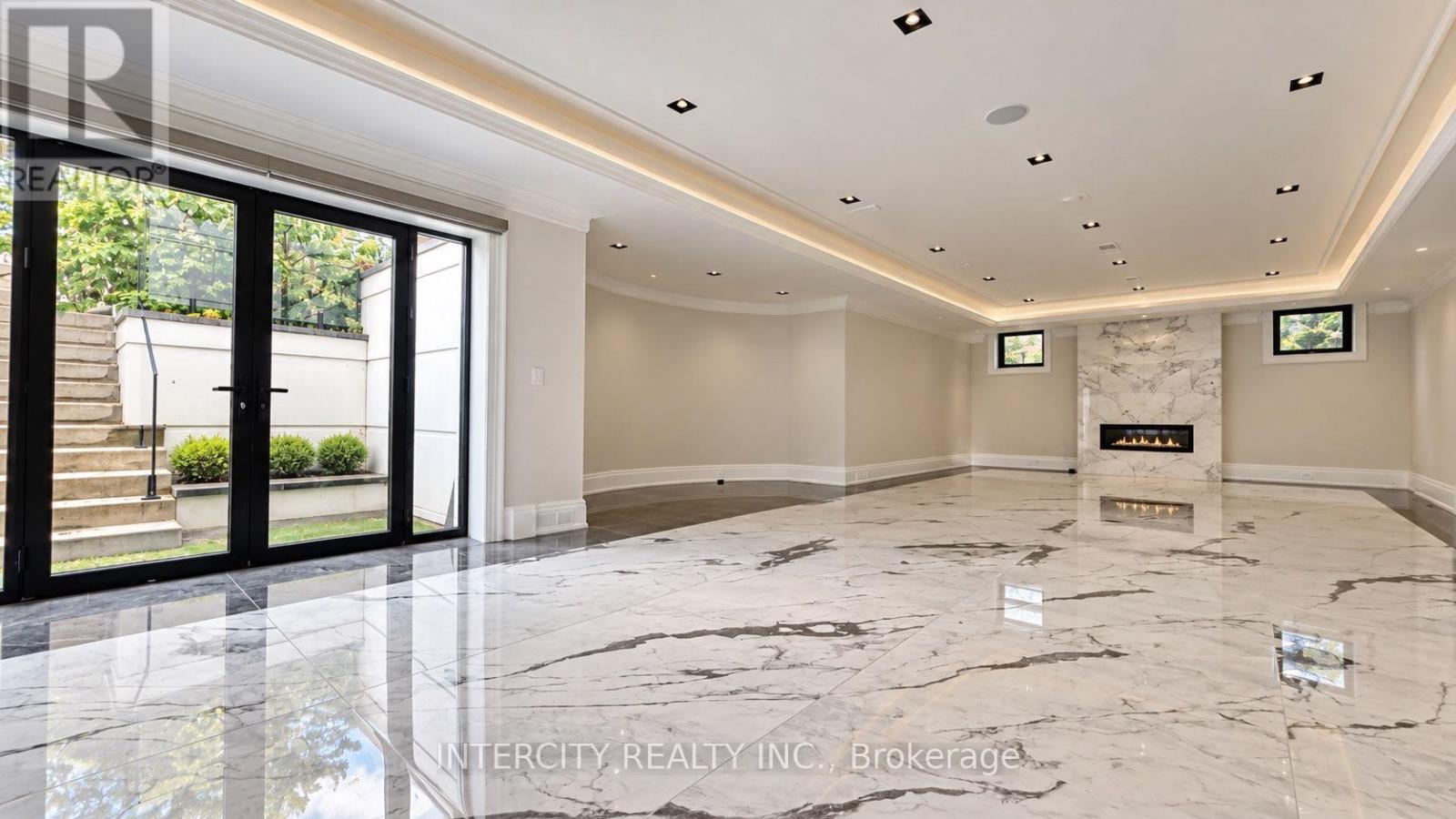 1 Silvergrove Road, Toronto (St. Andrew-Windfields), Ontario  M2L 2N5 - Photo 32 - C14084488