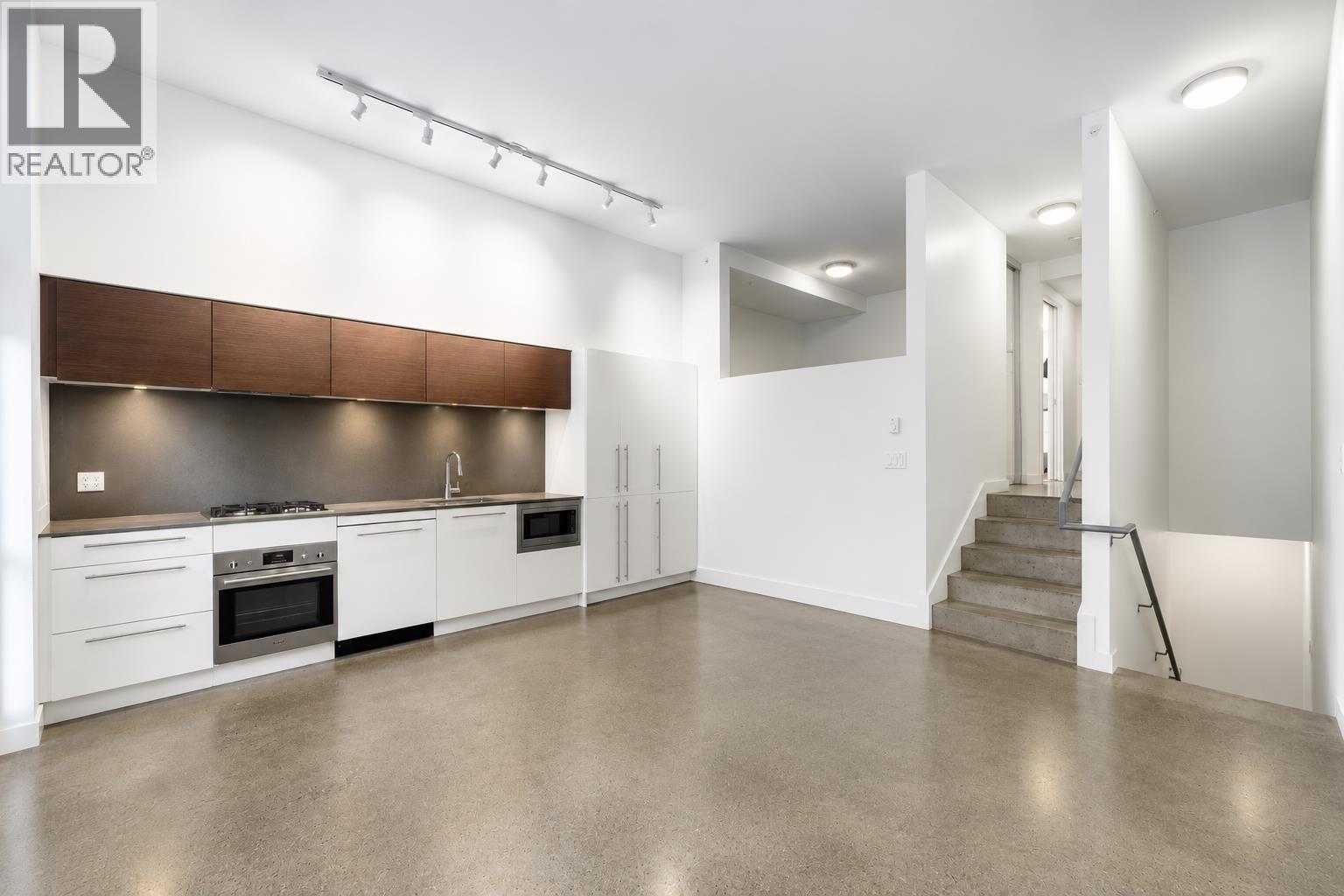 208 150 E Cordova Street, Vancouver, British Columbia  V6A 0E7 - Photo 2 - R3175927