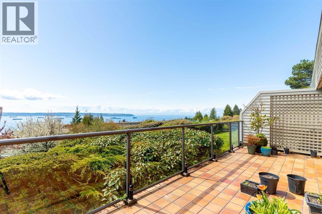 14 2246 Folkestone Way, West Vancouver, British Columbia V7S 2X7 - Photo 3 - R3175931