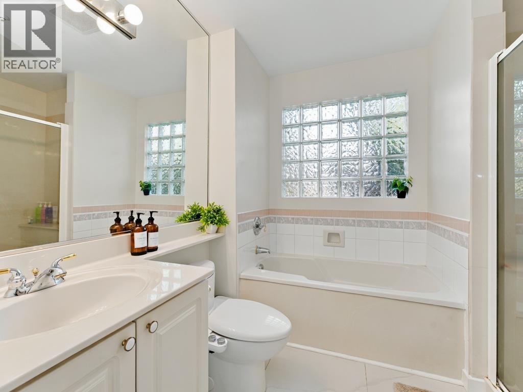 308 1150 LYNN VALLEY ROAD