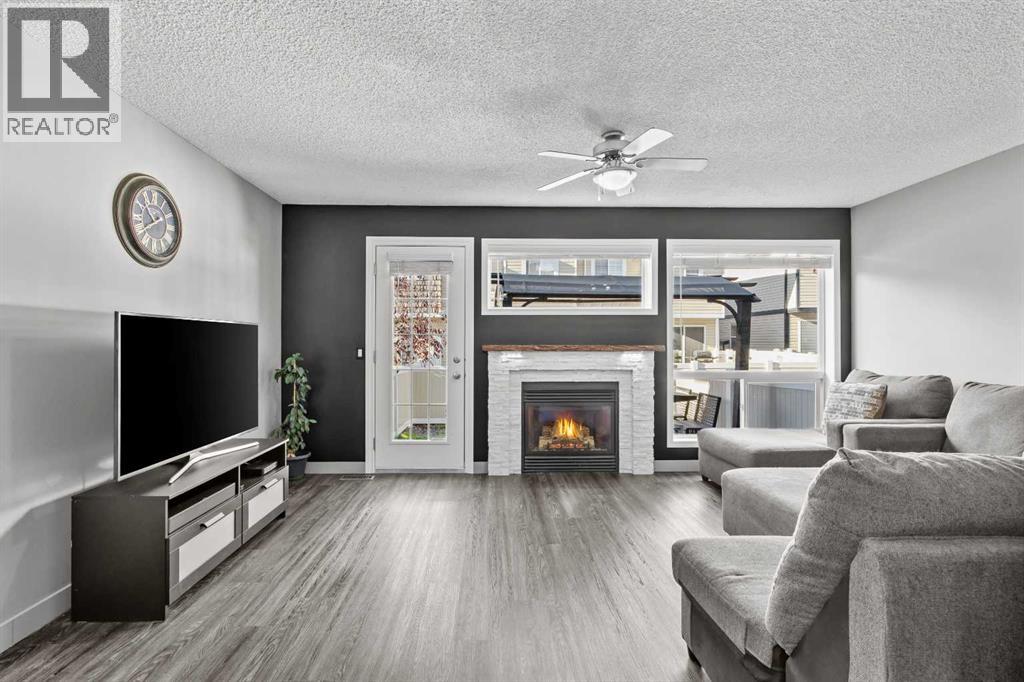 116 Royal Birch Mount NW, Calgary, Alberta  T3G 5W9 - Photo 3 - A2352473