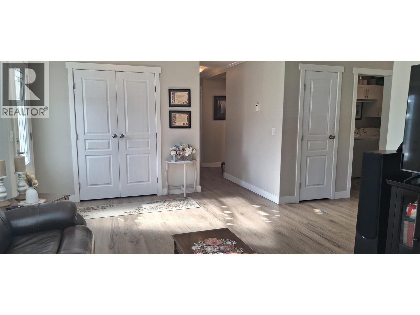 726 Whitehead Street, Sicamous, British Columbia  V0E 2V1 - Photo 10 - 10403681