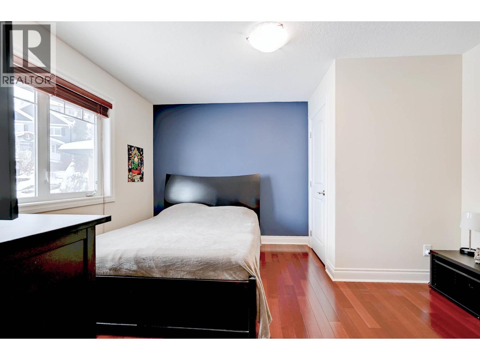 422 AZURE Place