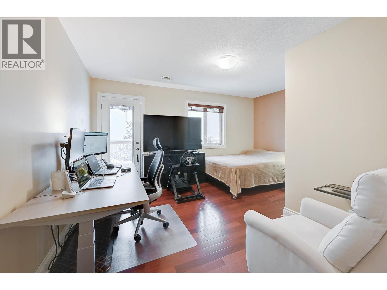 422 AZURE Place