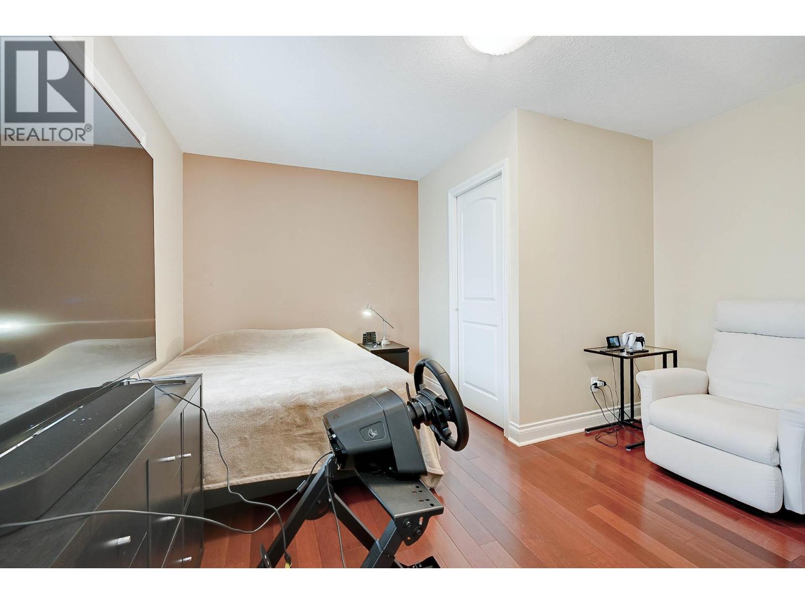 422 AZURE Place