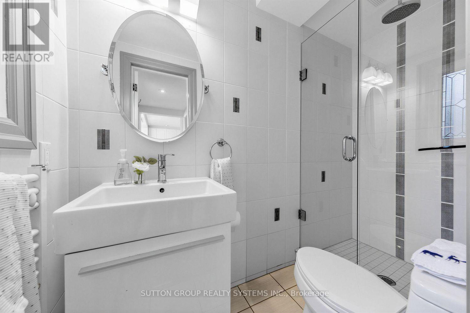 4 Brule Crescent, Toronto, Ontario  M6S 4H9 - Photo 10 - W13838192