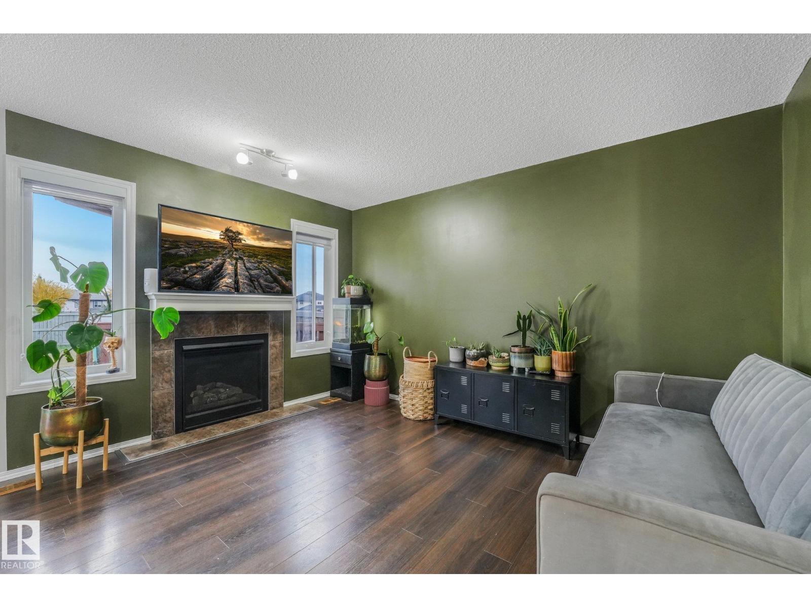 1947 118 ST SW