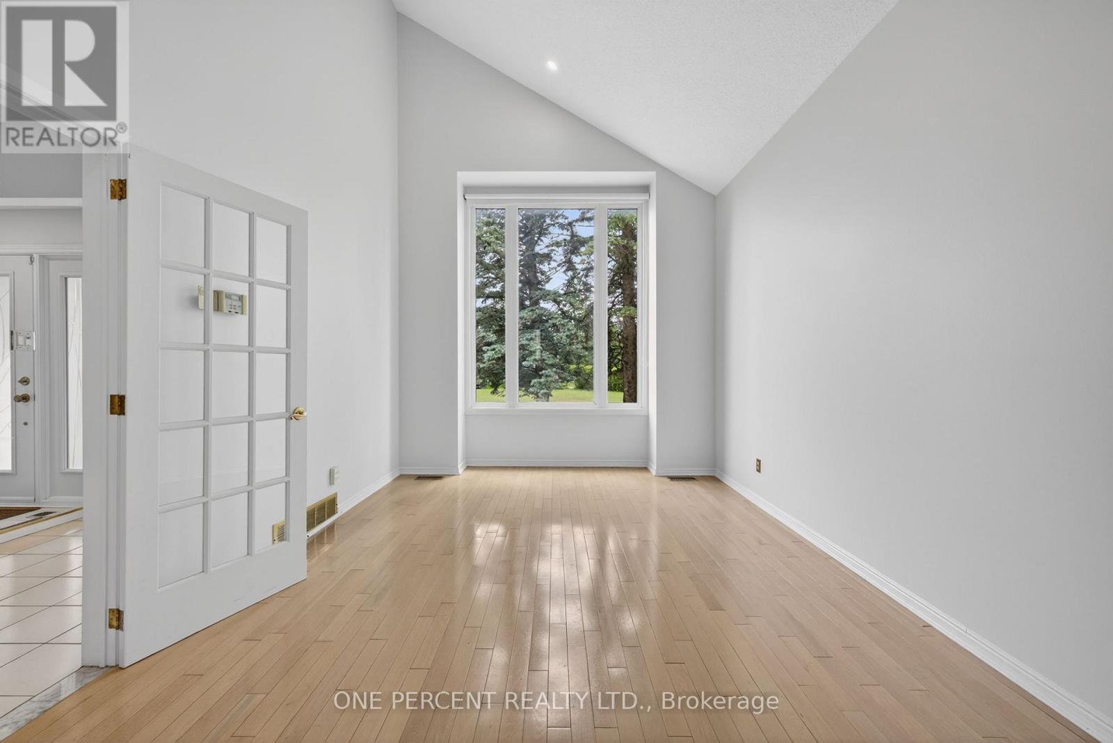 6343 Mattice Avenue, Ottawa, Ontario  K1C 2G1 - Photo 5 - X14084510