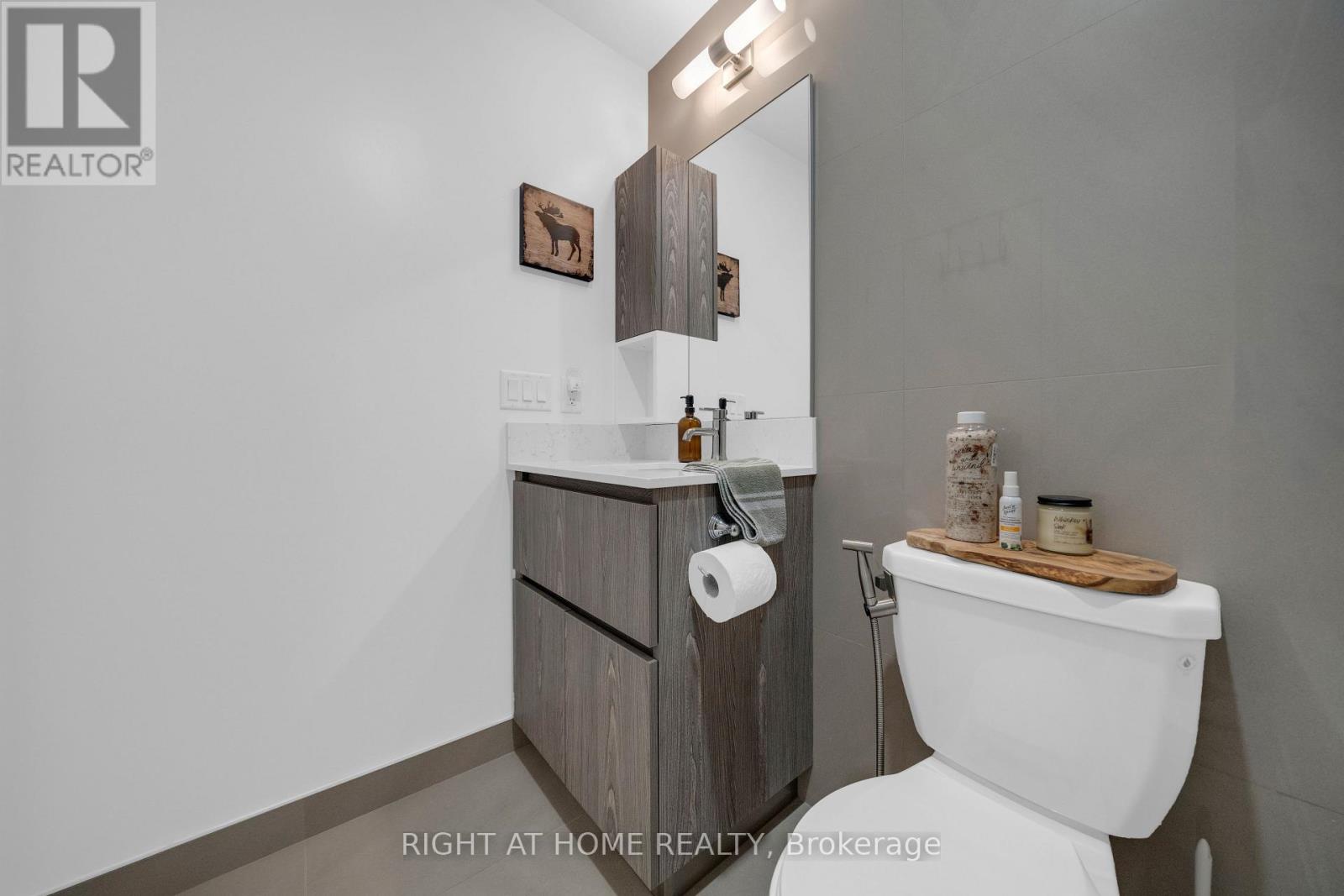 1002 - 45 Baseball Place, Toronto (South Riverdale), Ontario  M4M 0H1 - Photo 10 - E14084508