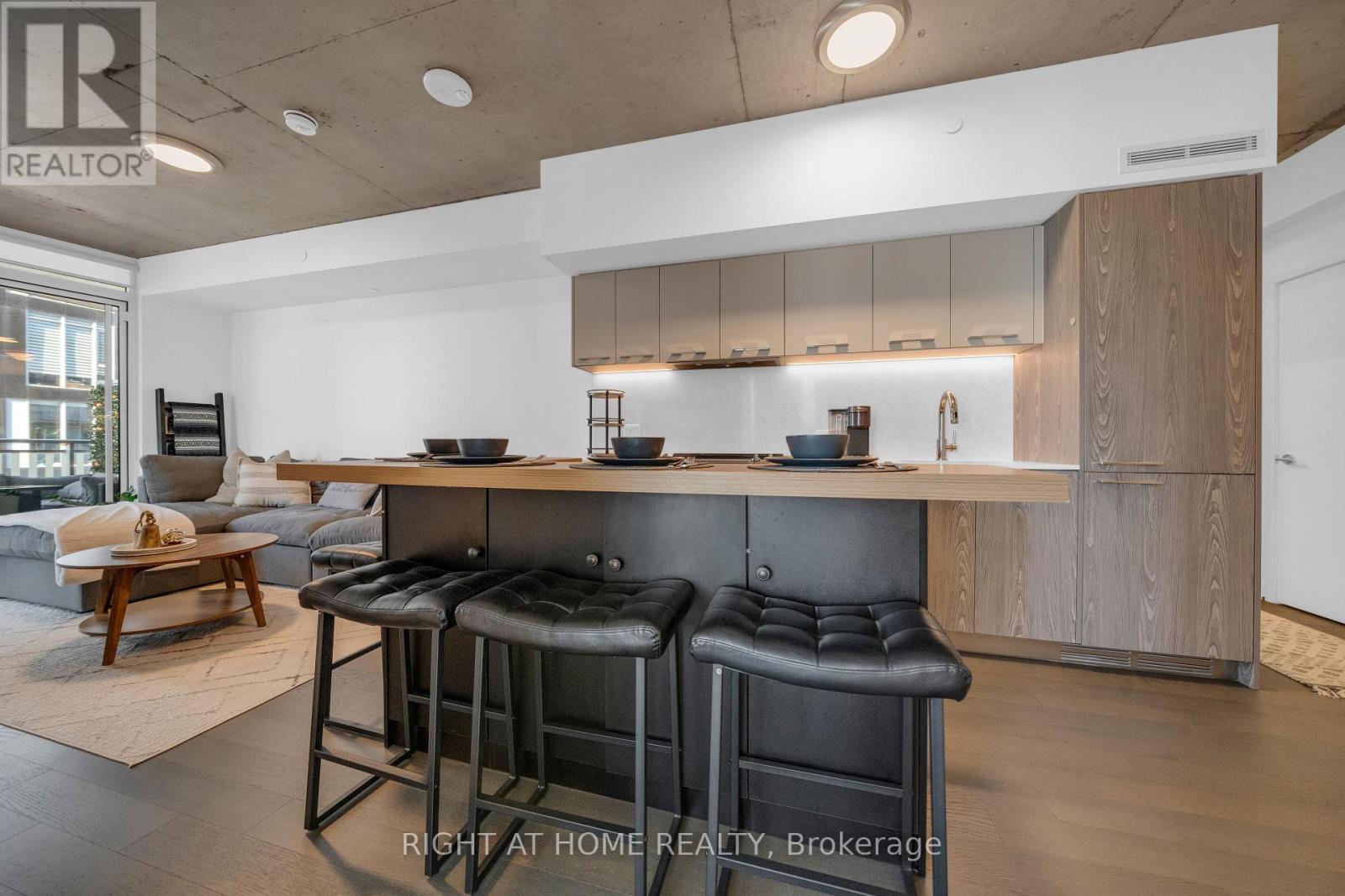 1002 - 45 Baseball Place, Toronto (South Riverdale), Ontario  M4M 0H1 - Photo 4 - E14084508