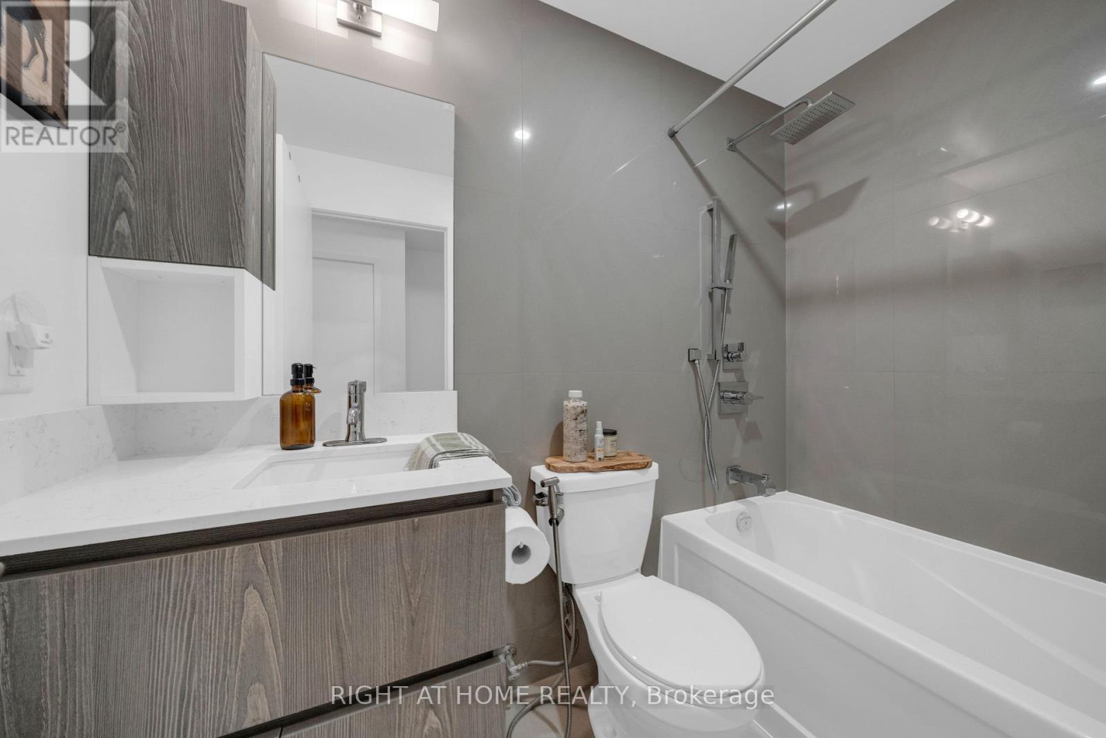 1002 - 45 Baseball Place, Toronto (South Riverdale), Ontario  M4M 0H1 - Photo 9 - E14084508