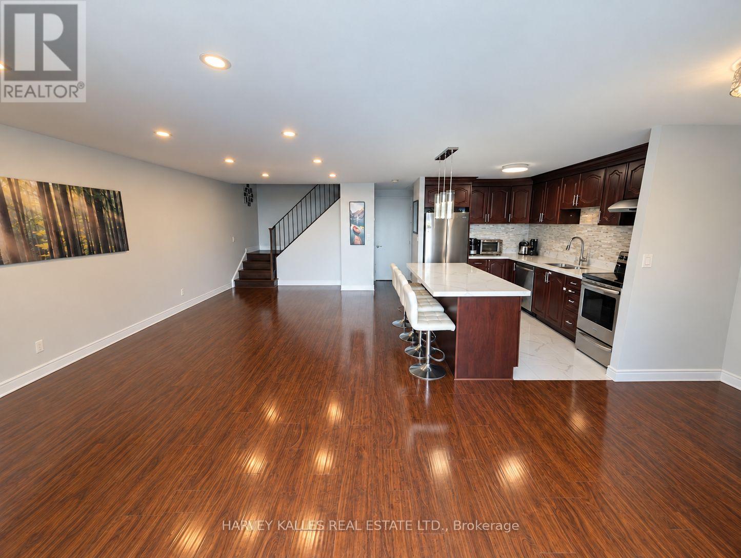 412 - 3025 THE CREDIT WOODLANDS DRIVE, Mississauga, Ontario
