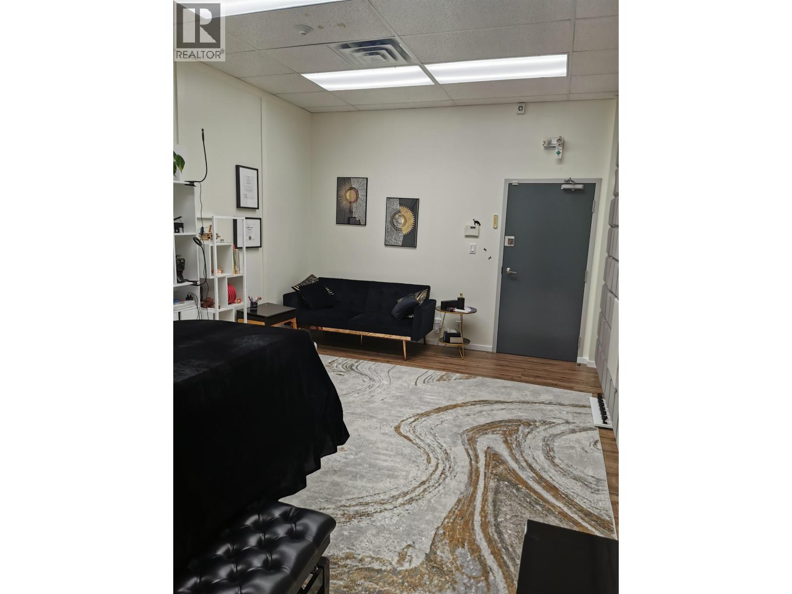 200-209 223 W BROADWAY