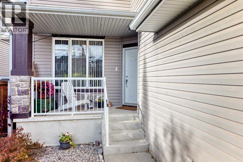 18 West Pointe Way, Cochrane, Alberta  T4C 0B9 - Photo 2 - A2351279