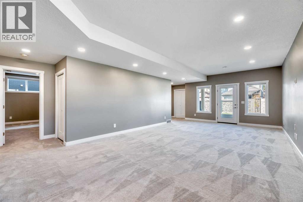 1 Lakes Estates Circle