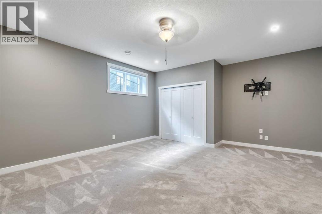 1 Lakes Estates Circle