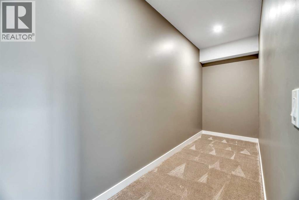 1 Lakes Estates Circle