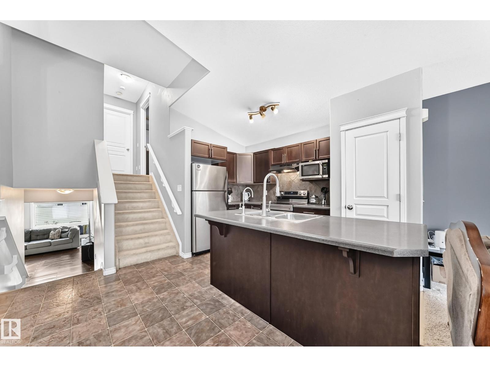 21211 59 AV NW
