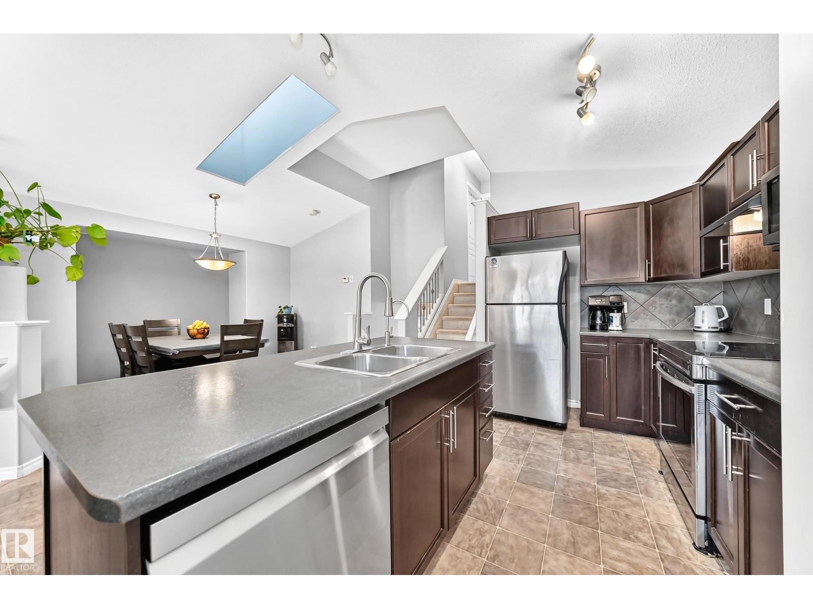 21211 59 AV NW