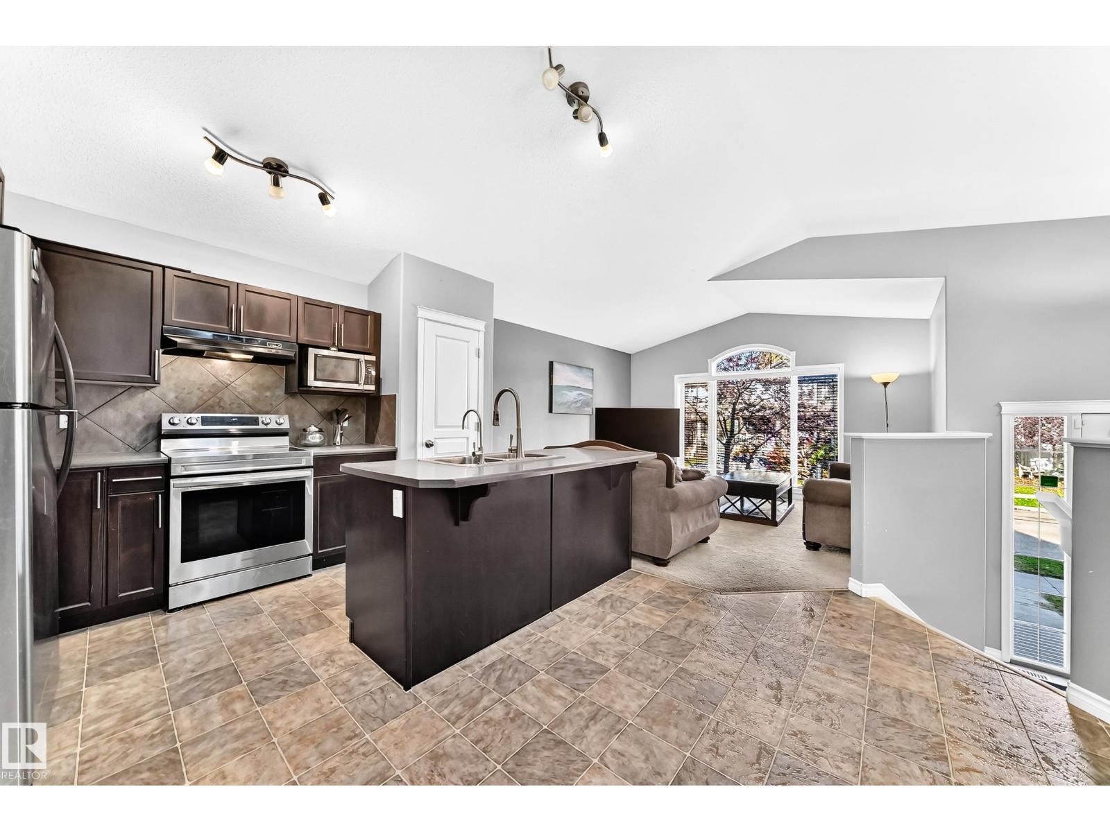 21211 59 AV NW