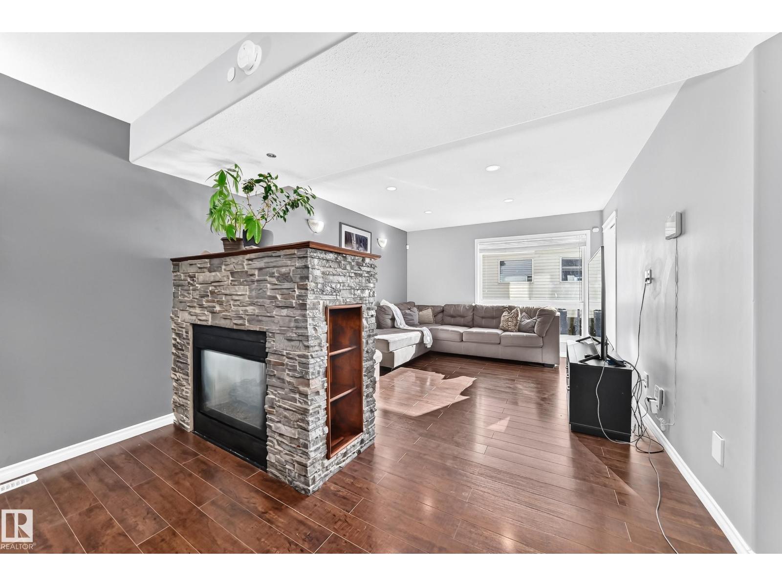 21211 59 AV NW