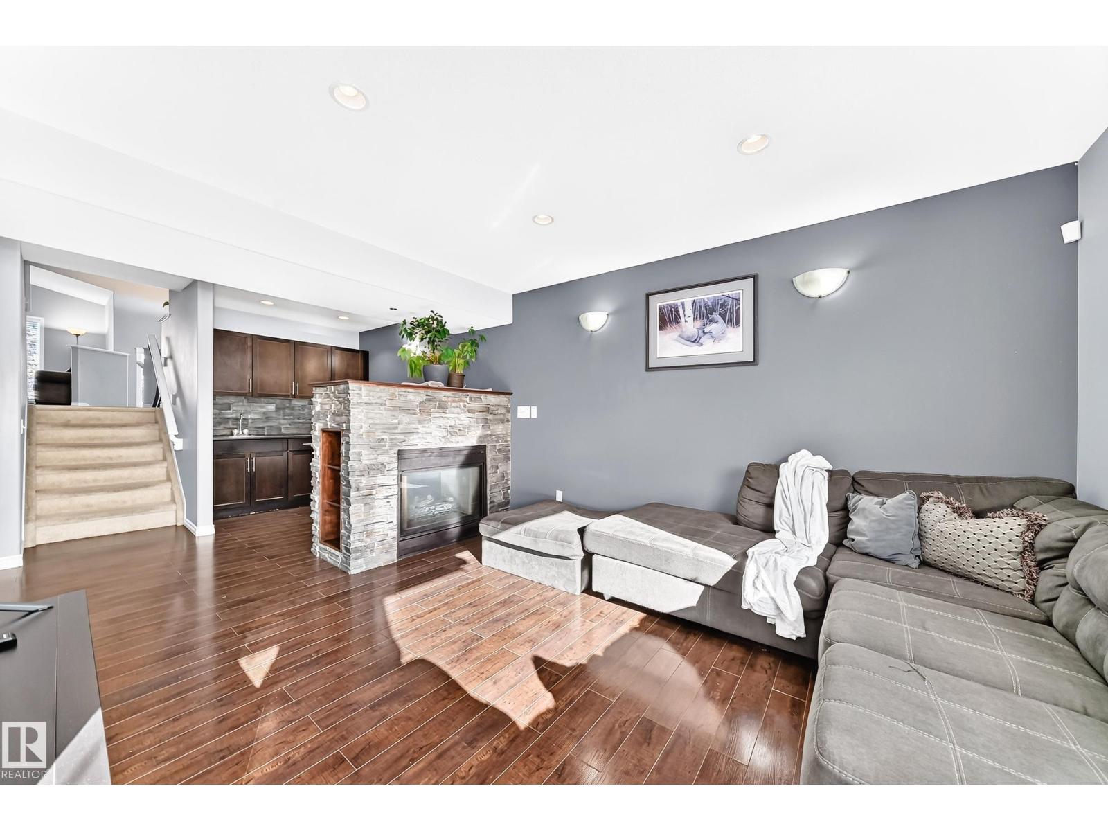 21211 59 AV NW