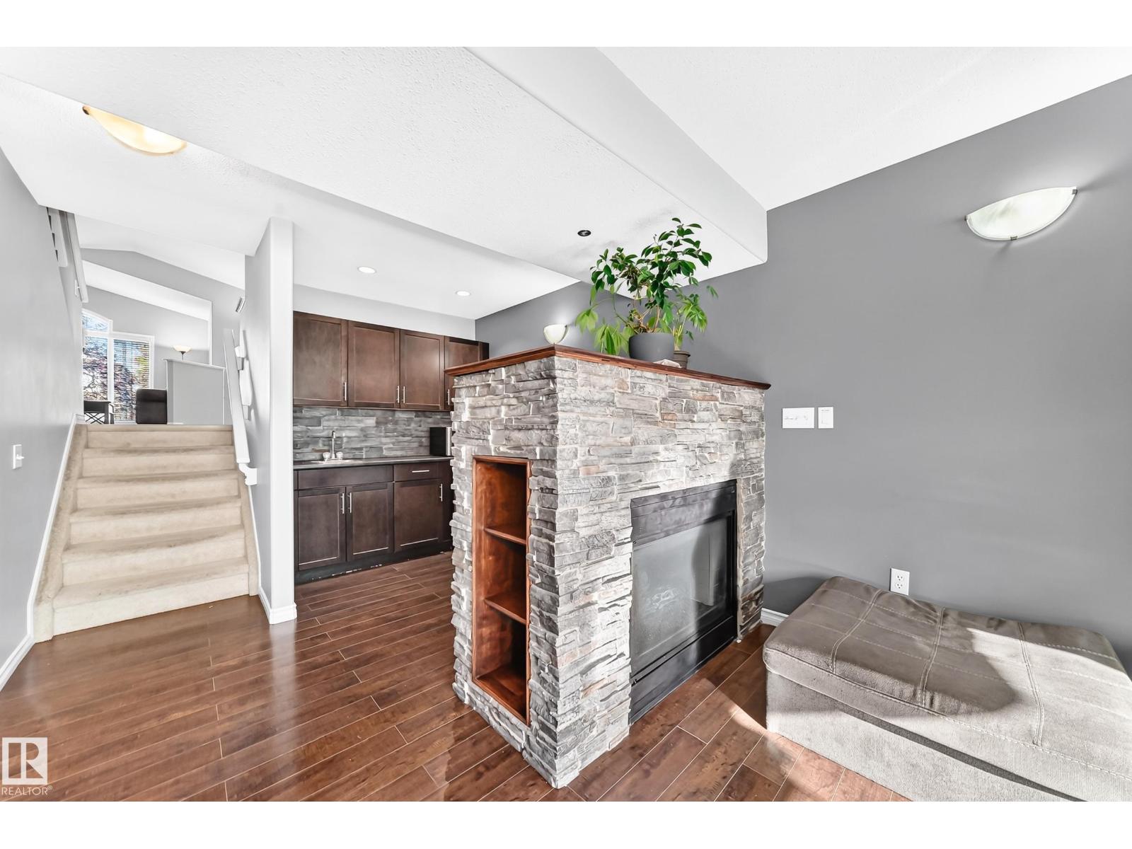 21211 59 AV NW