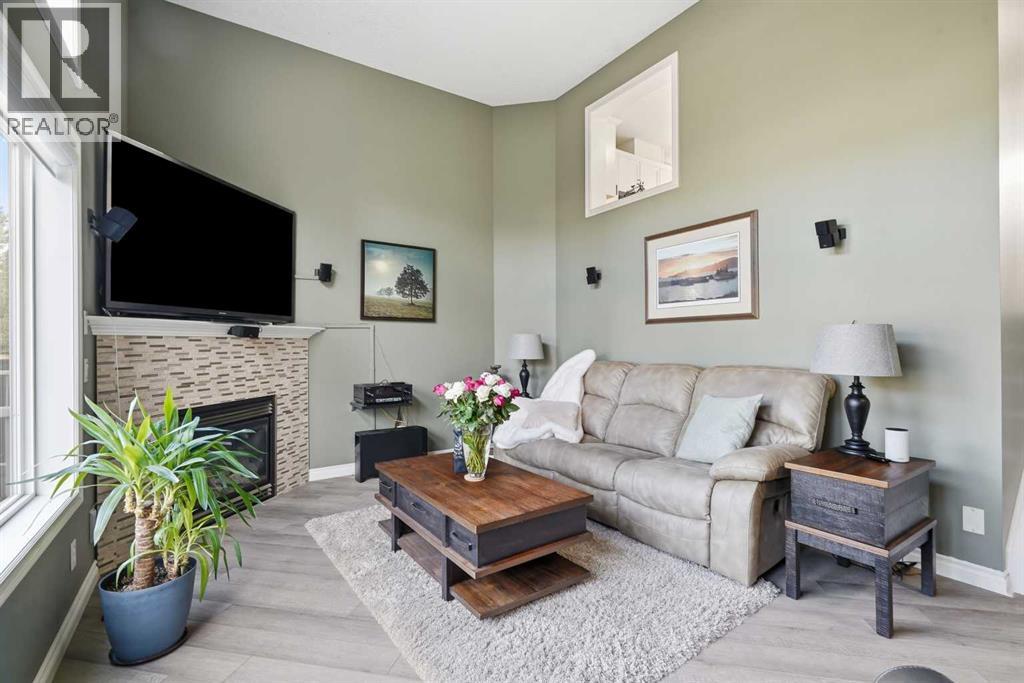 34 Crystal Shores Cove, Okotoks, Alberta T1S 2B3 - Photo 6 - A2351921