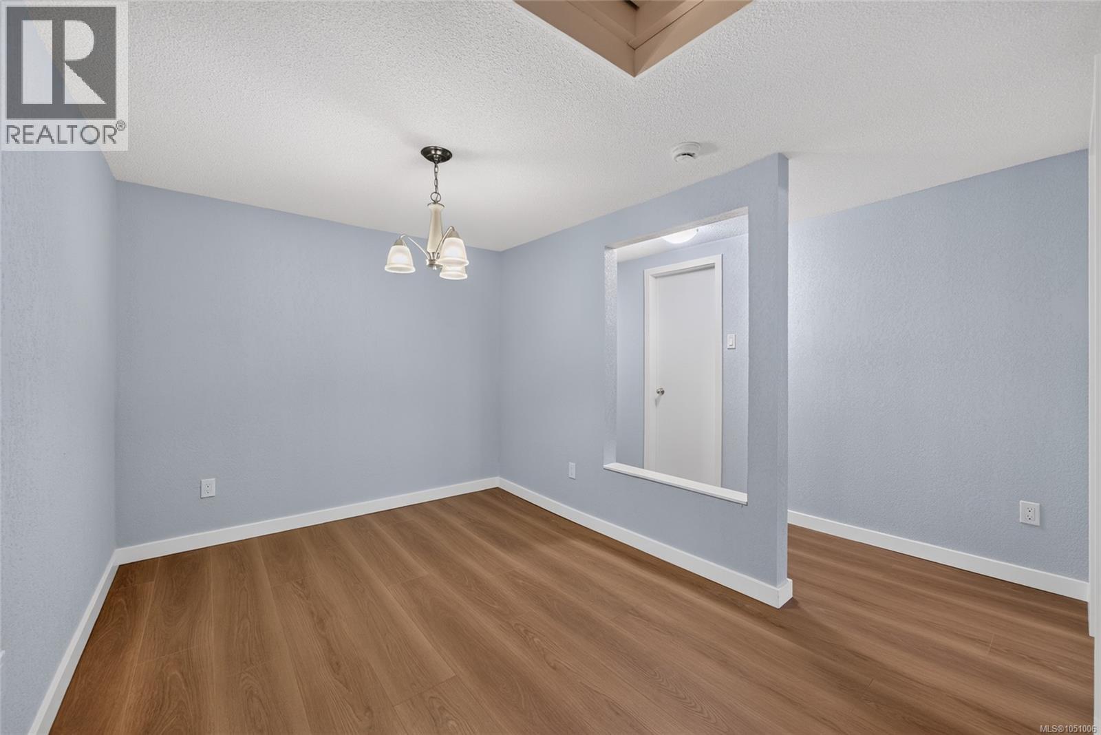 412 1005 McKenzie Ave