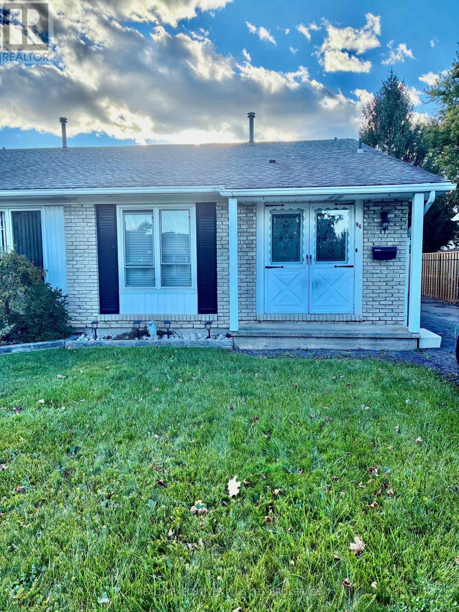 94 Carriage Road, St. Catharines, Ontario L2P 3S8 - Photo 2 - X13864780