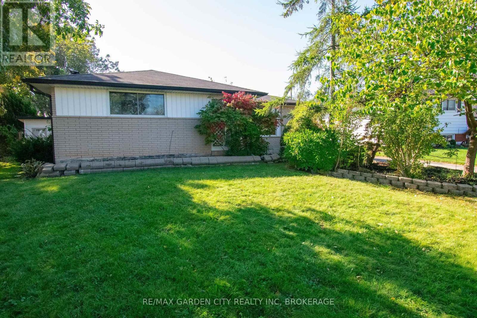 15 KAREN CRESCENT, grimsby (grimsby west), Ontario