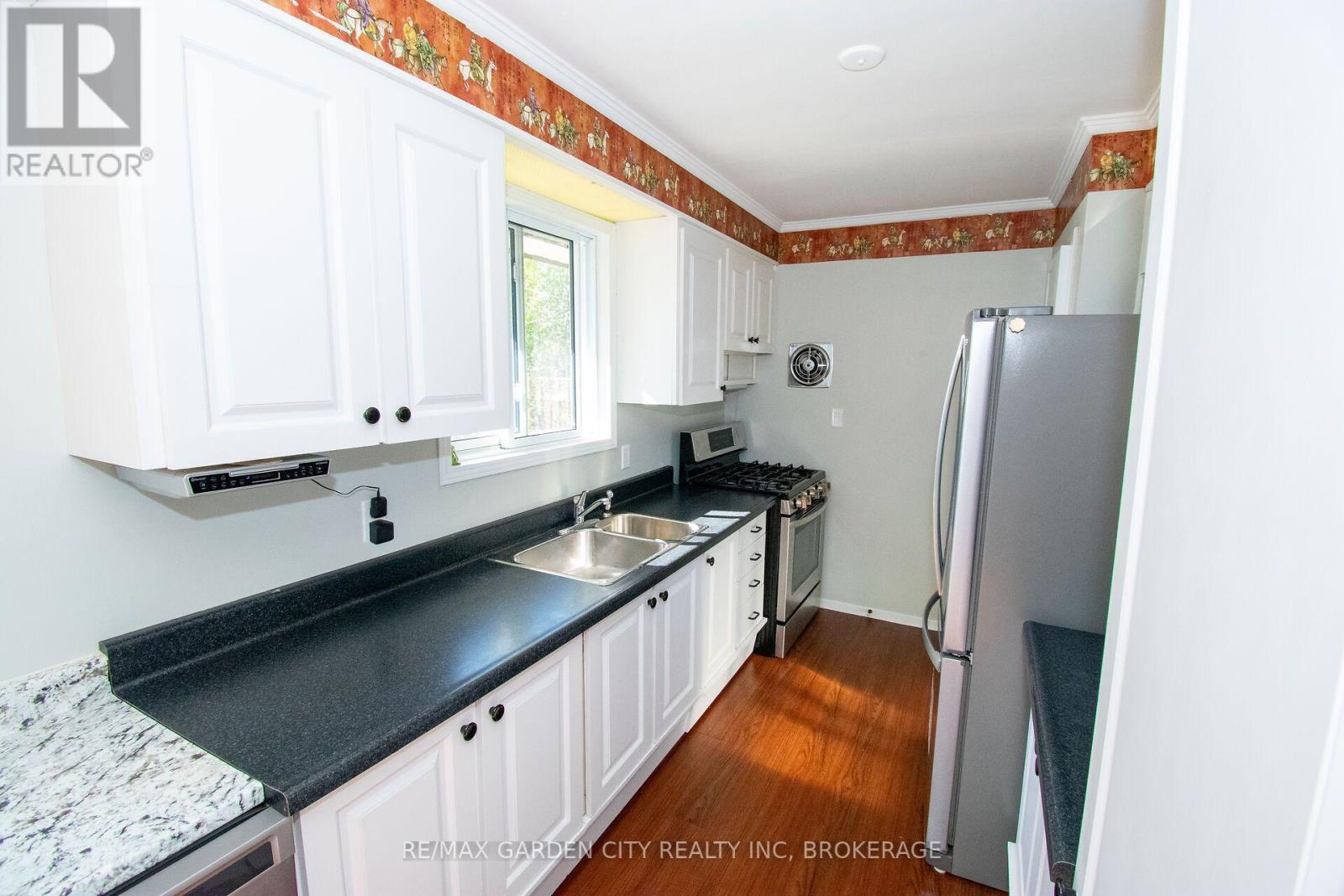 15 Karen Crescent, Grimsby (Grimsby West), Ontario  L3M 2E3 - Photo 10 - X14084666