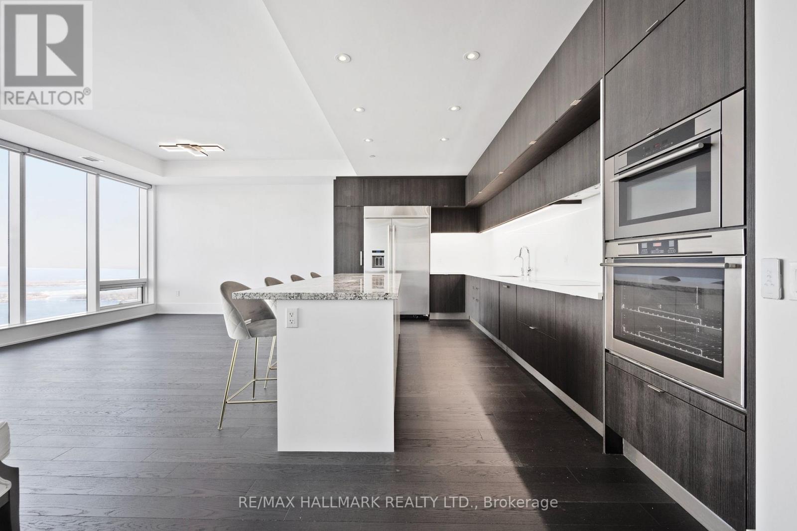 6403 - 10 York Street, Toronto (Waterfront Communities), Ontario  M5J 0E1 - Photo 10 - C14084628