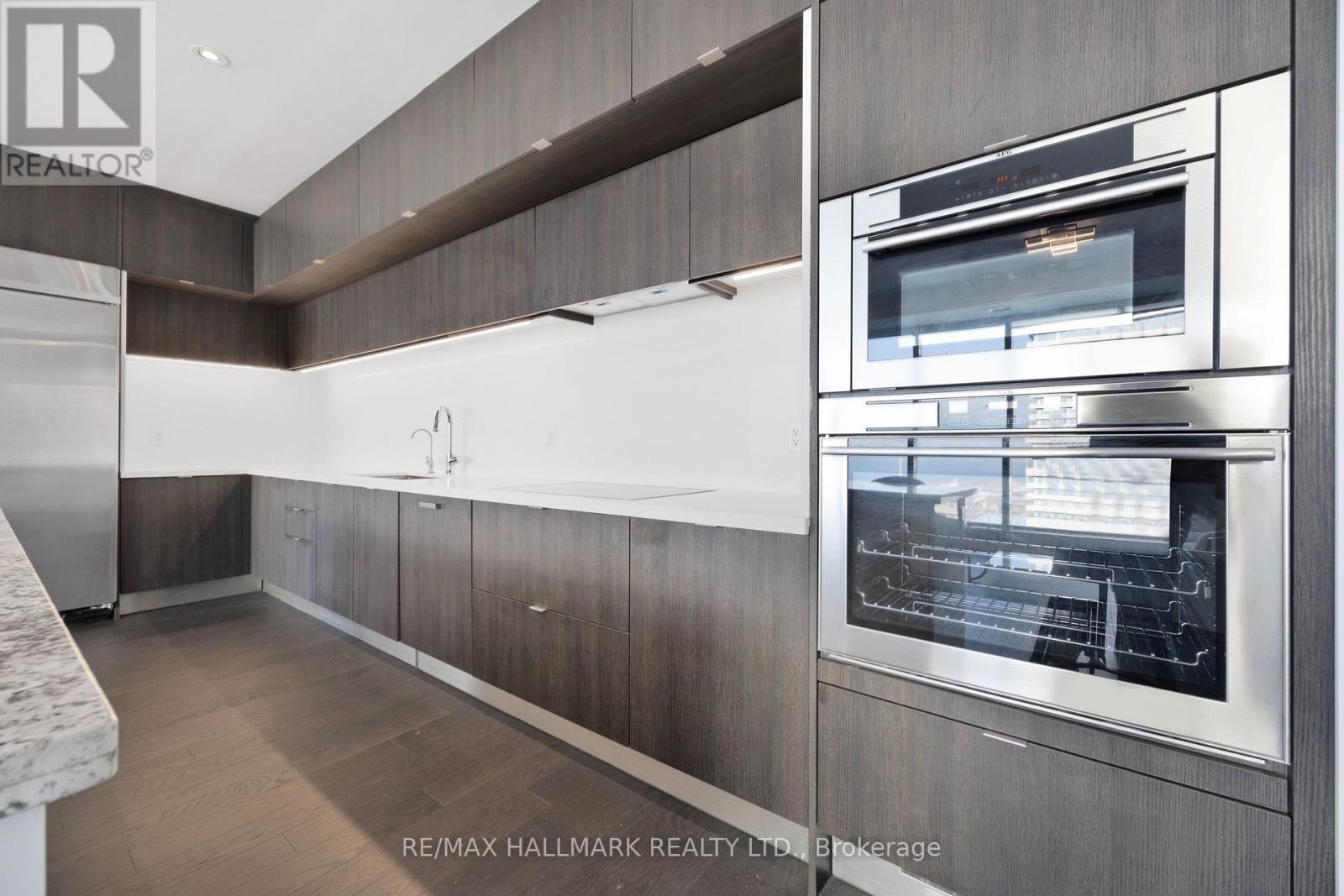 6403 - 10 York Street, Toronto (Waterfront Communities), Ontario  M5J 0E1 - Photo 14 - C14084628
