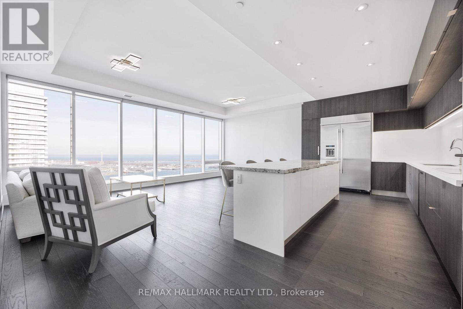 6403 - 10 York Street, Toronto (Waterfront Communities), Ontario  M5J 0E1 - Photo 3 - C14084628