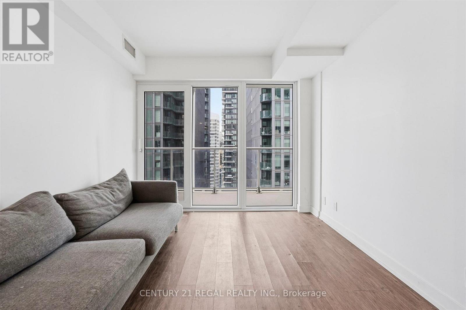 1915 - 889 Queen Street E, Toronto (Church-Yonge Corridor), Ontario  M5C 0B6 - Photo 13 - C14084650