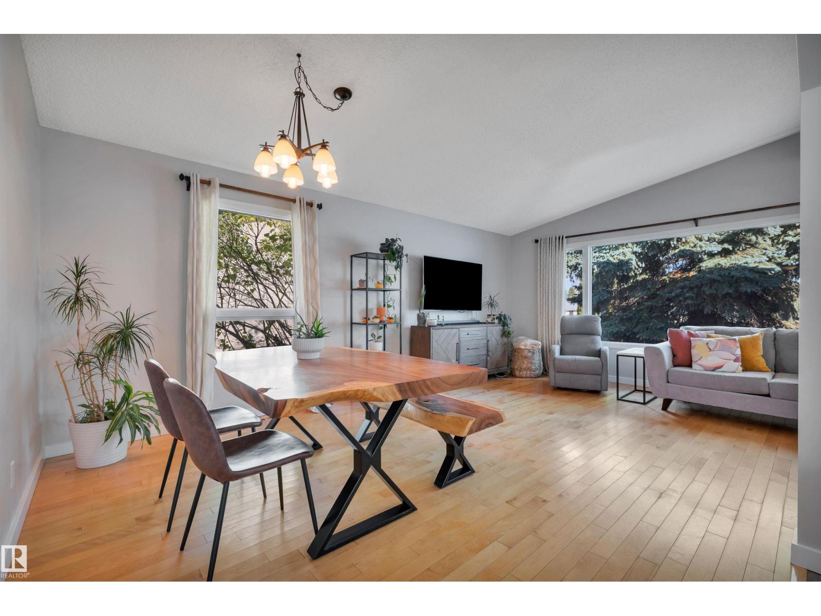 132 GARLAND CR