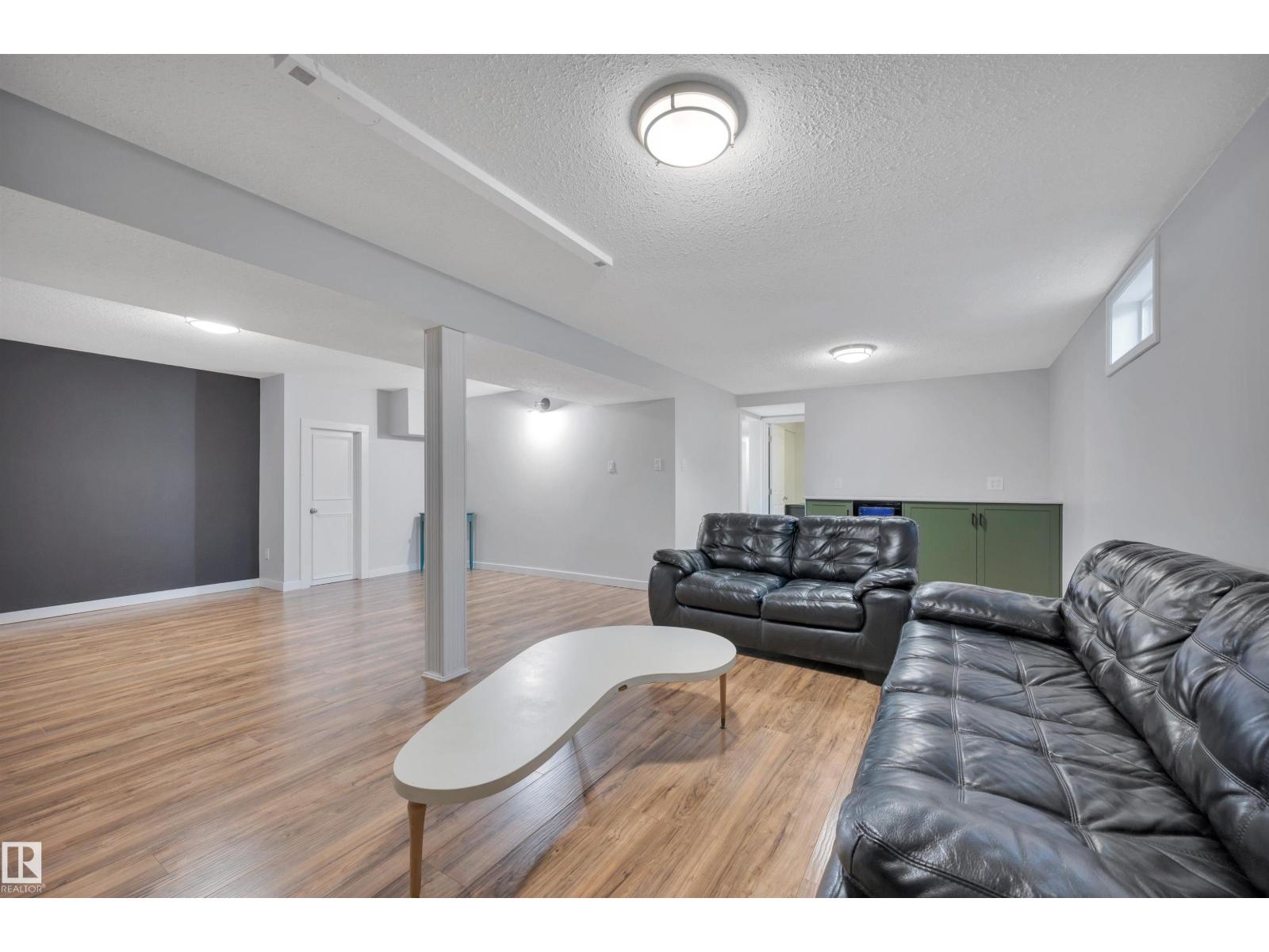 132 GARLAND CR