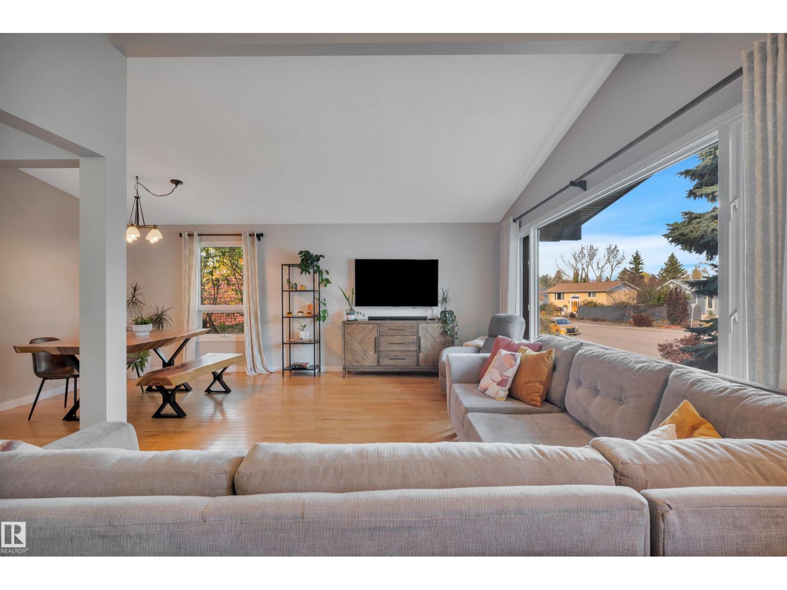 132 GARLAND CR