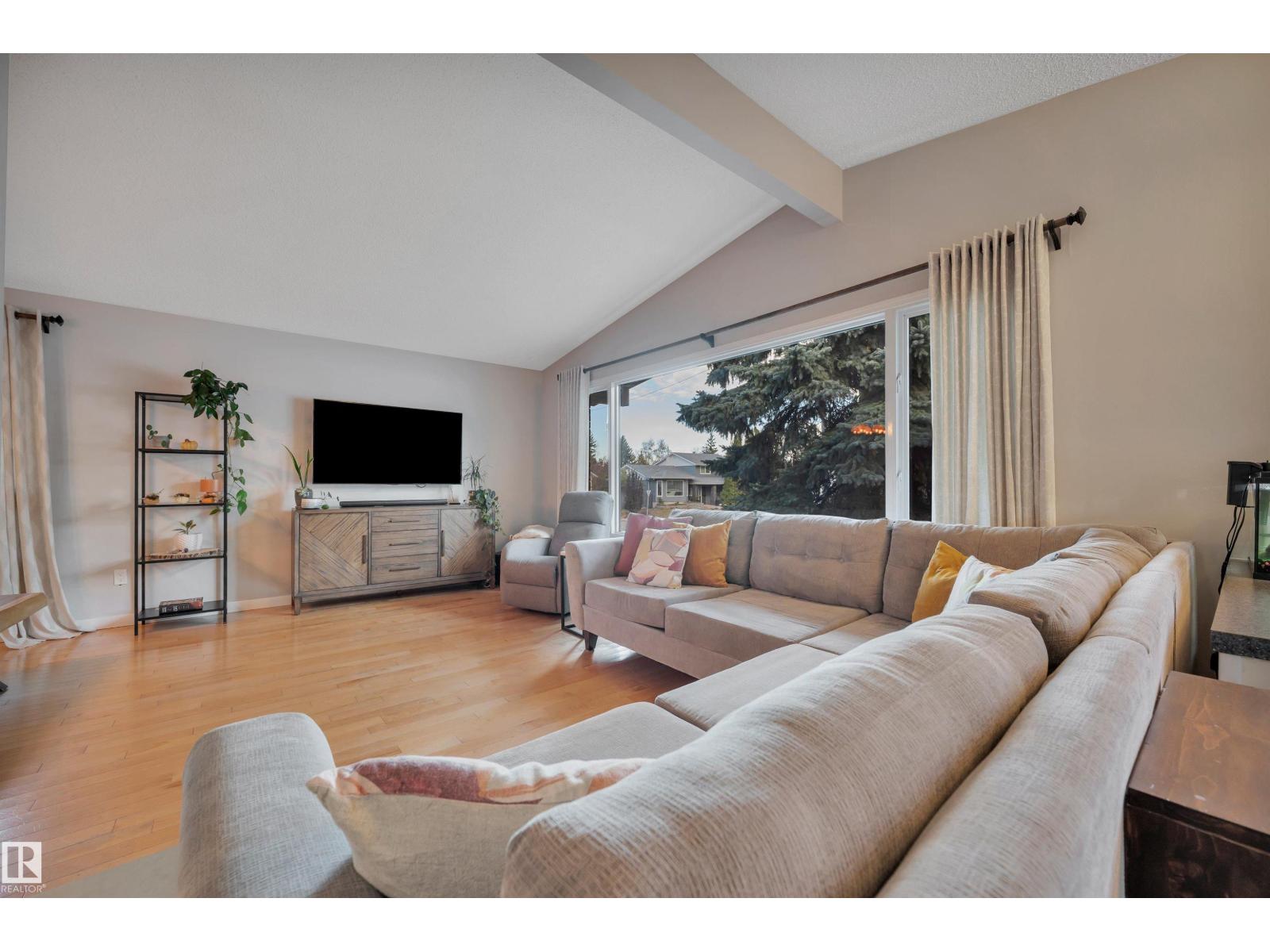 132 GARLAND CR